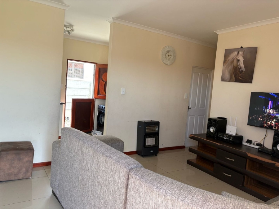 3 Bedroom Property for Sale in Cove Rock Eastern Cape